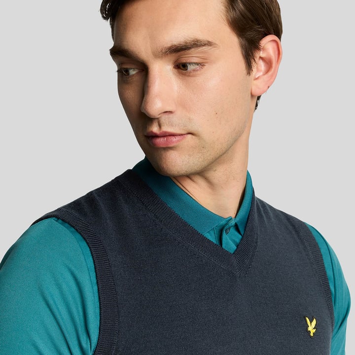 Slipover Merino Blend V-Neck Blå Lyle & Scott Slipover Merino Blend V-Neck Blå Lyle & Scott