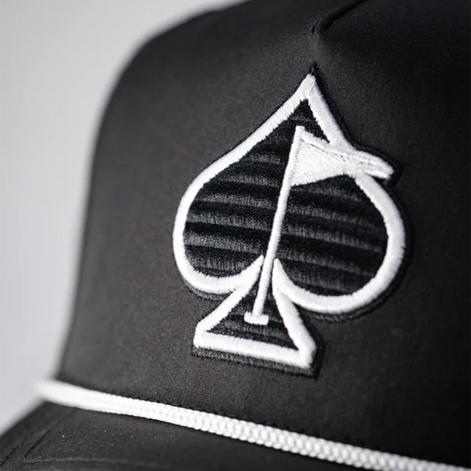 Perforated Rope Hat Musta Pins & Aces