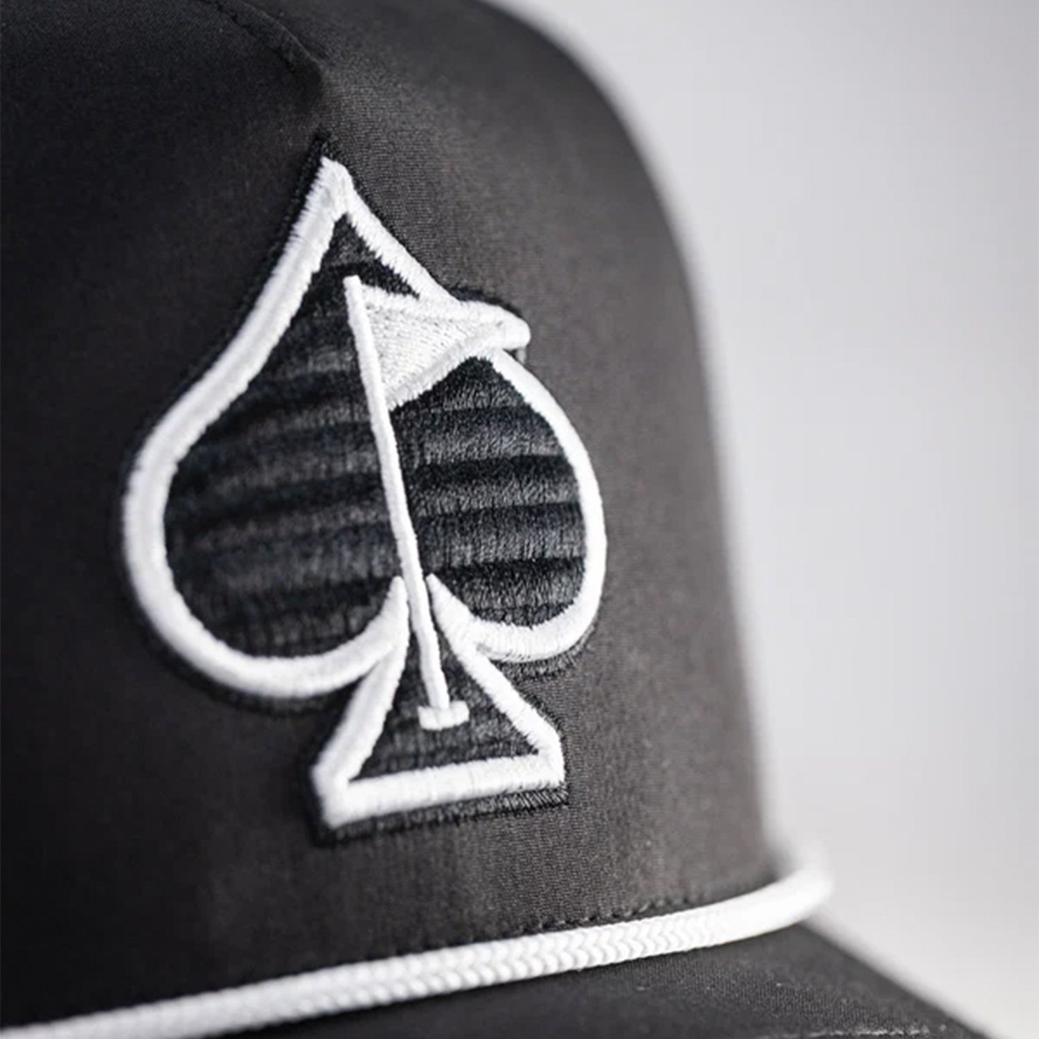 Perforated Rope Hat Musta Pins & Aces