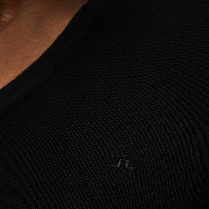 Lymann Merino V-Neck Sweater Sort J.Lindeberg Lymann Merino V-Neck Sweater Sort J.Lindeberg