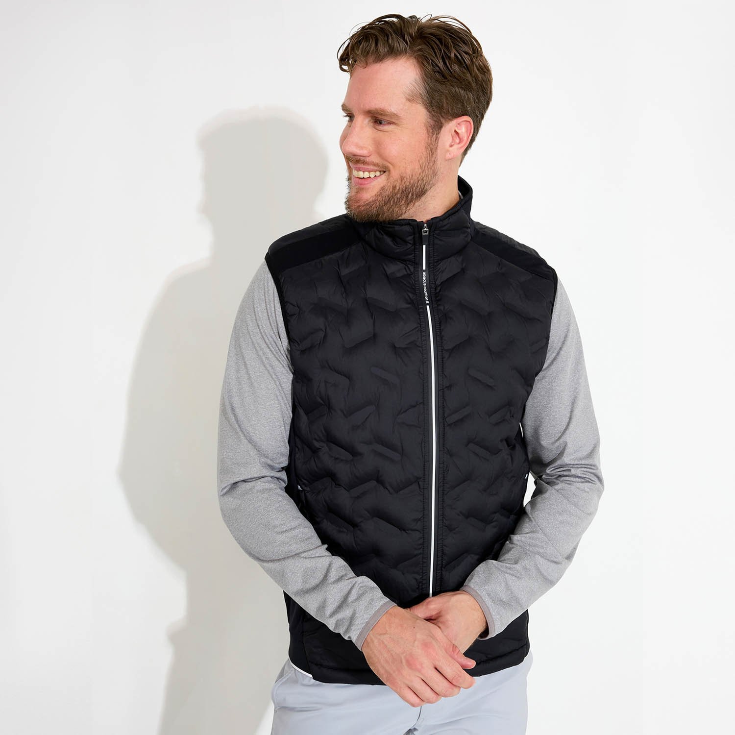 M Portrush Hybrid Vest Musta Abacus