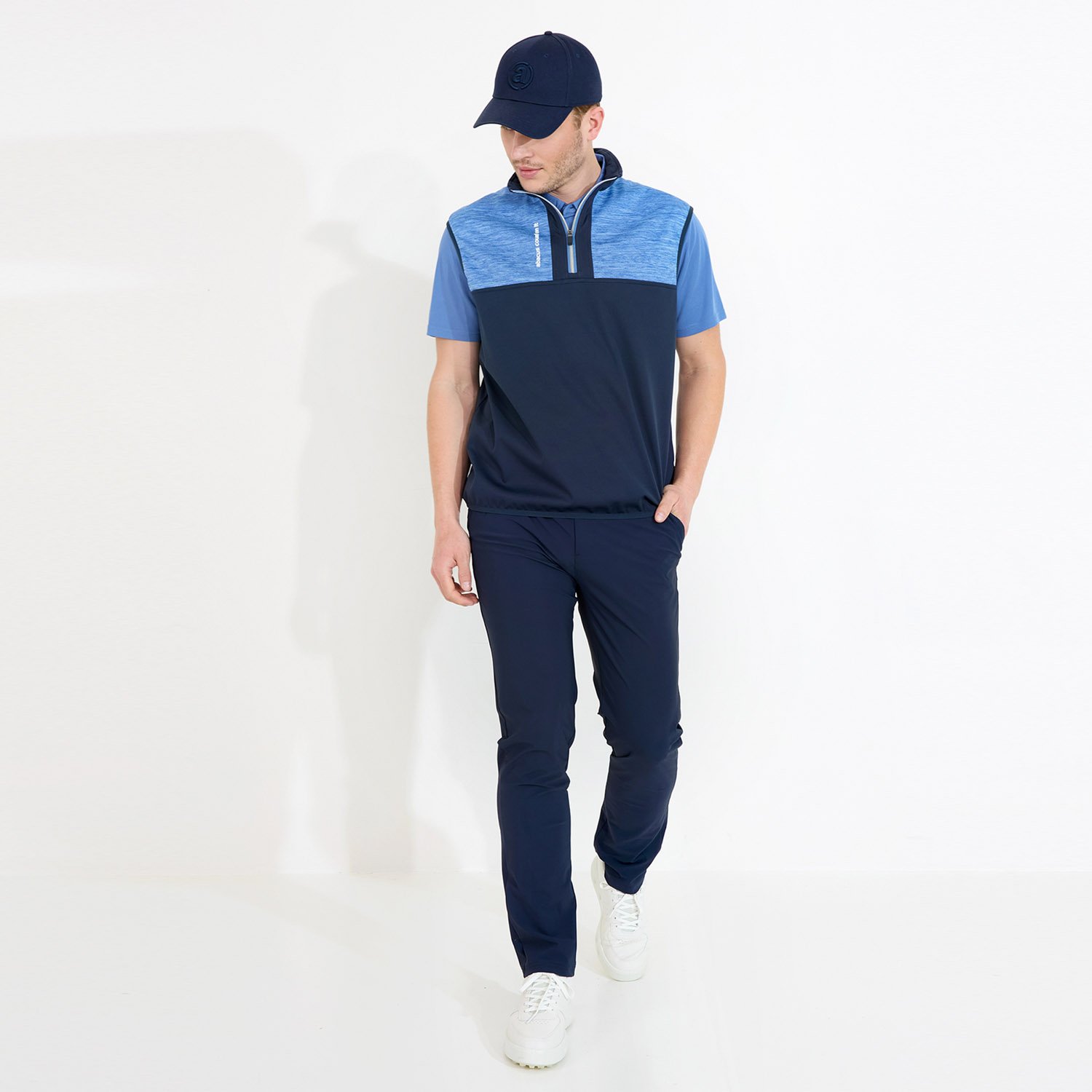 M Kingsbarns Hybrid Vest Abacus