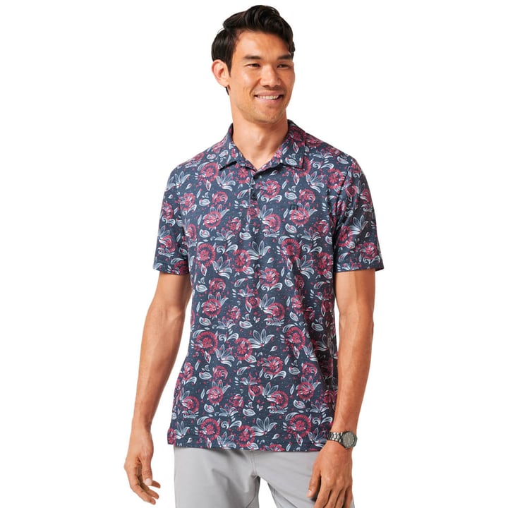 Featherweight Flouri Travis Mathew