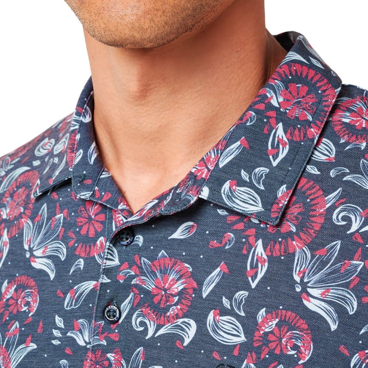 Featherweight Flouri Travis Mathew