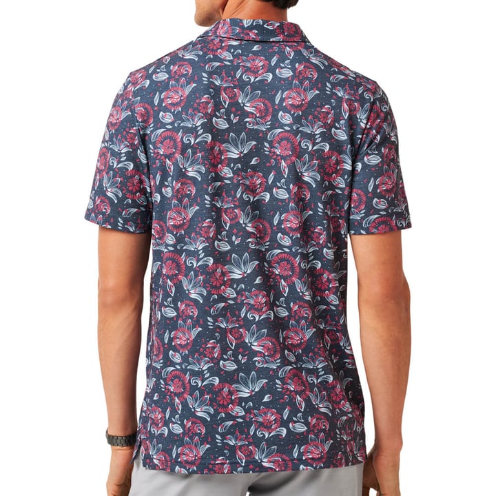 Featherweight Flouri Travis Mathew