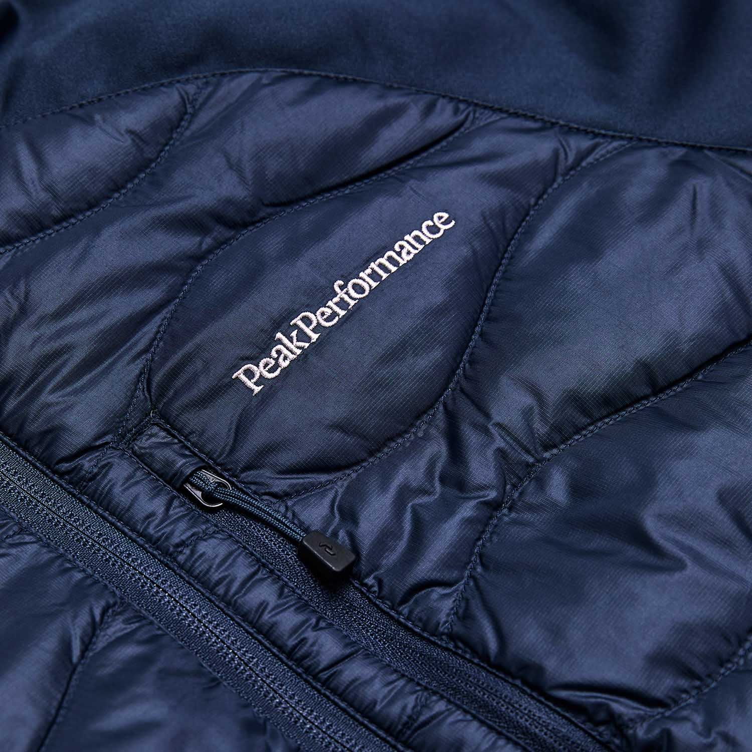 W Helium Down Hybrid Peak Performance