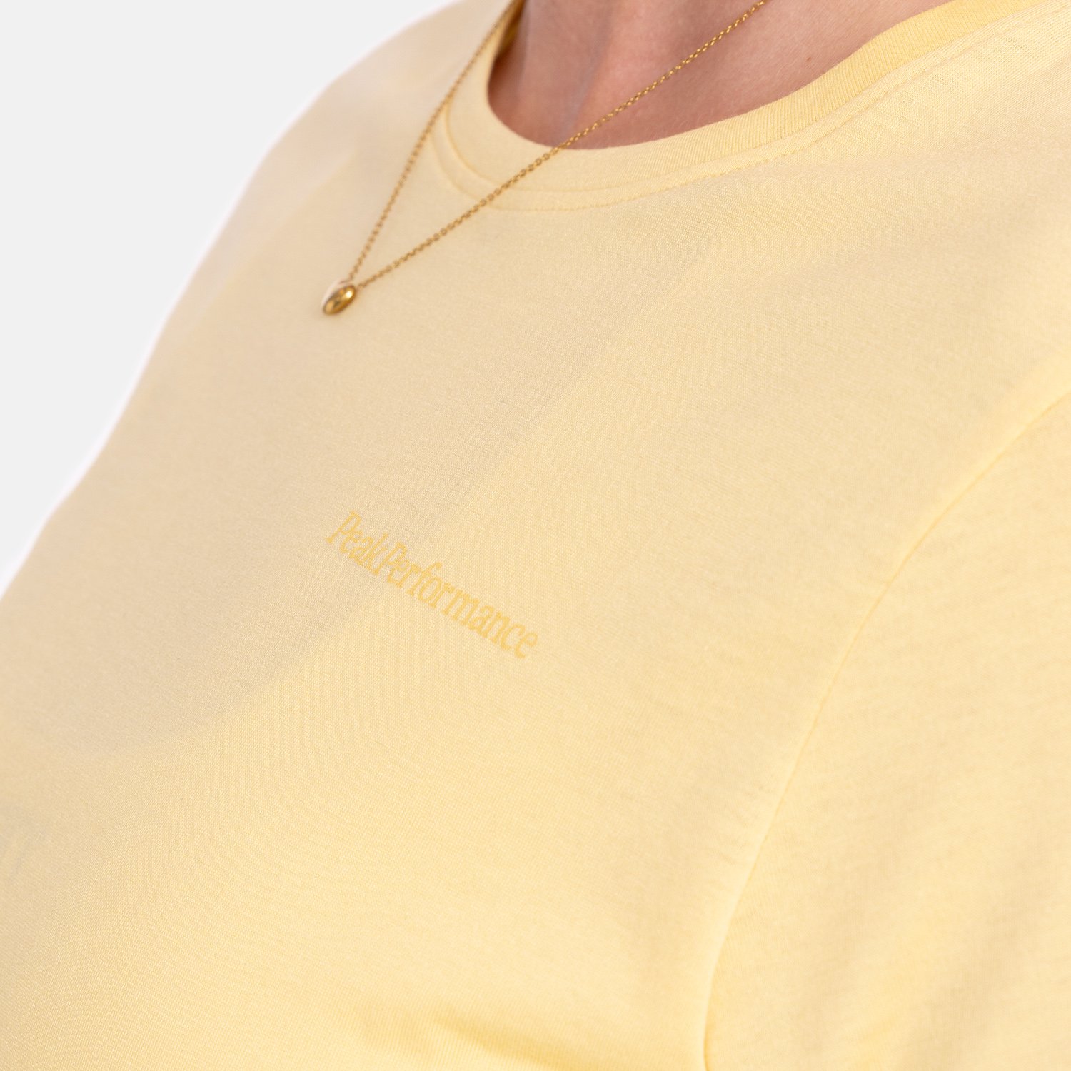 W Explore Logo Tee Peak Performance