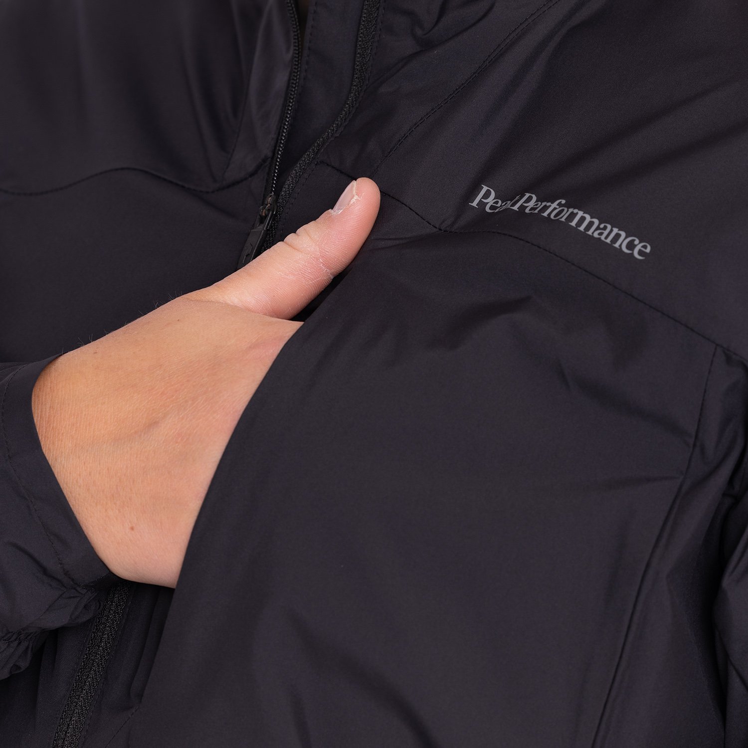 W Glider Wind Jacket Svart Peak Performance