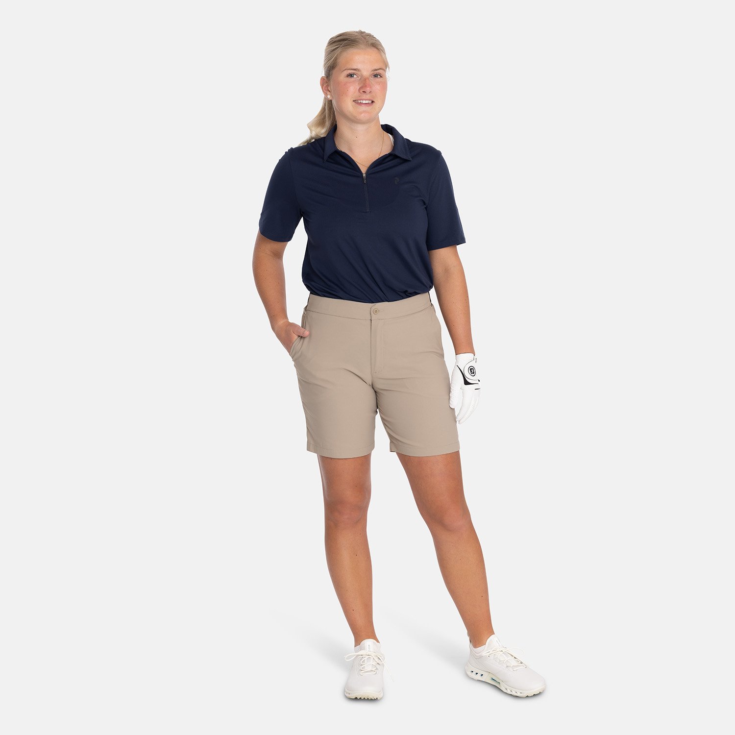 W Player Shorts Peak Performance