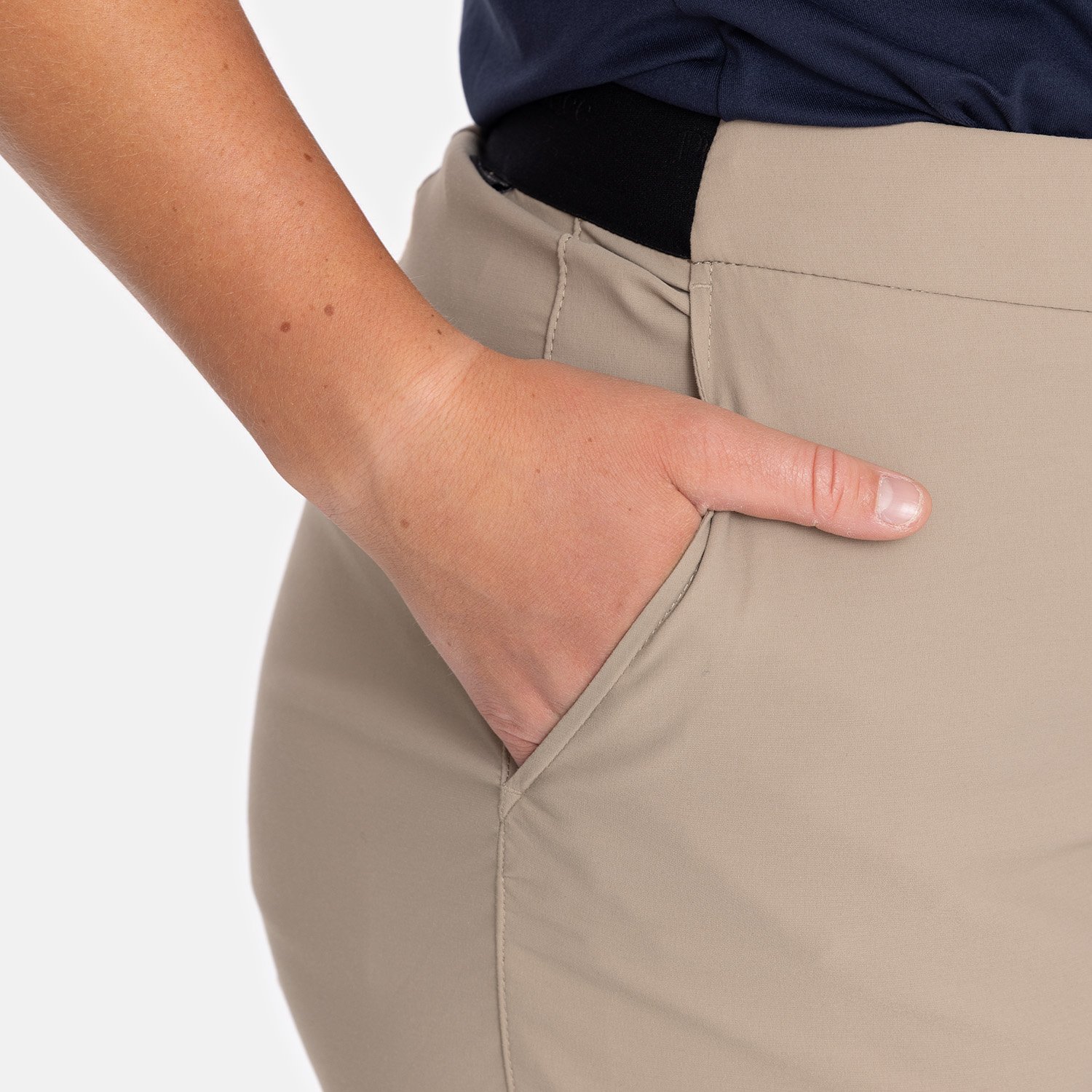 W Player Shorts Peak Performance