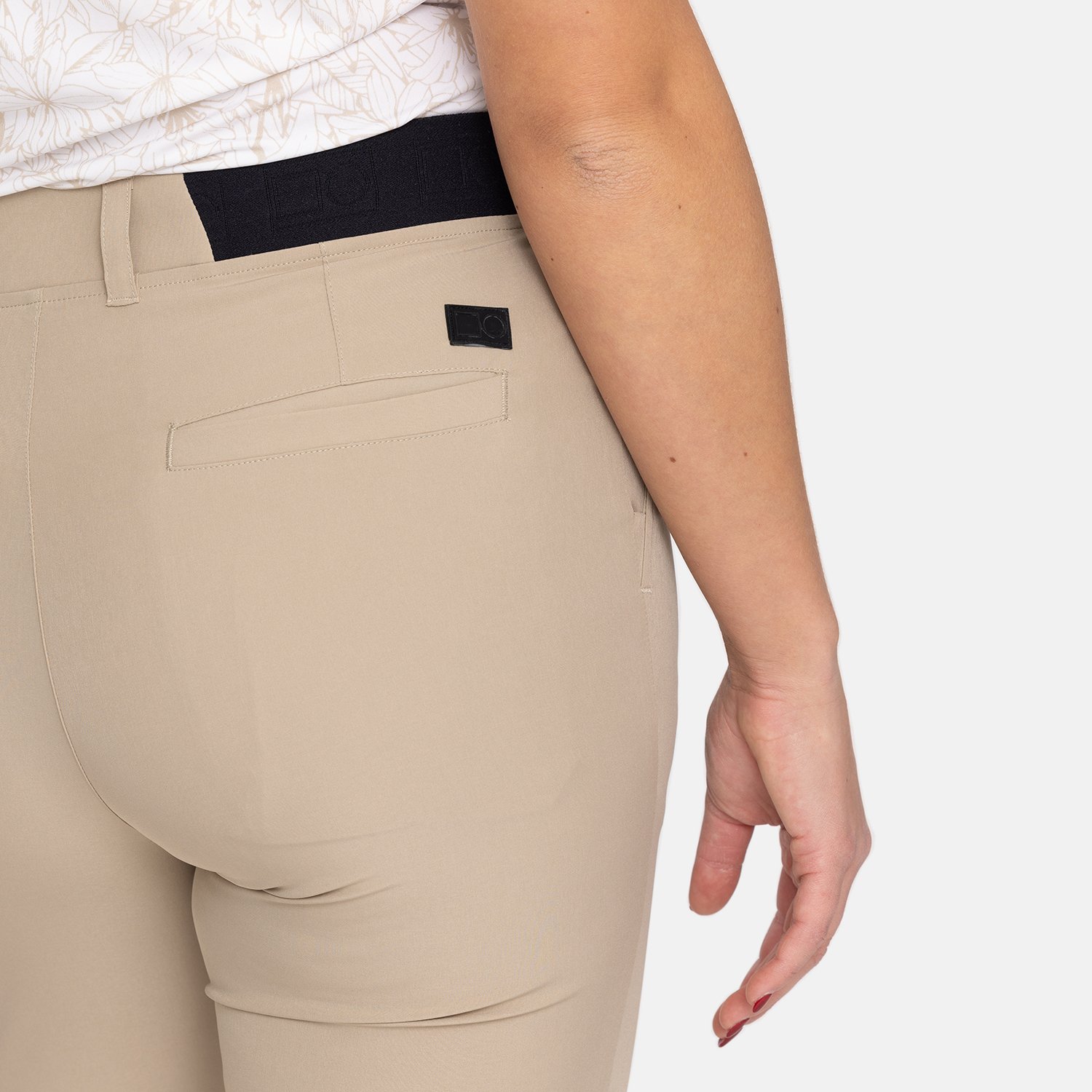 W Tech Capri Pant Beige Bogeys & Birdies