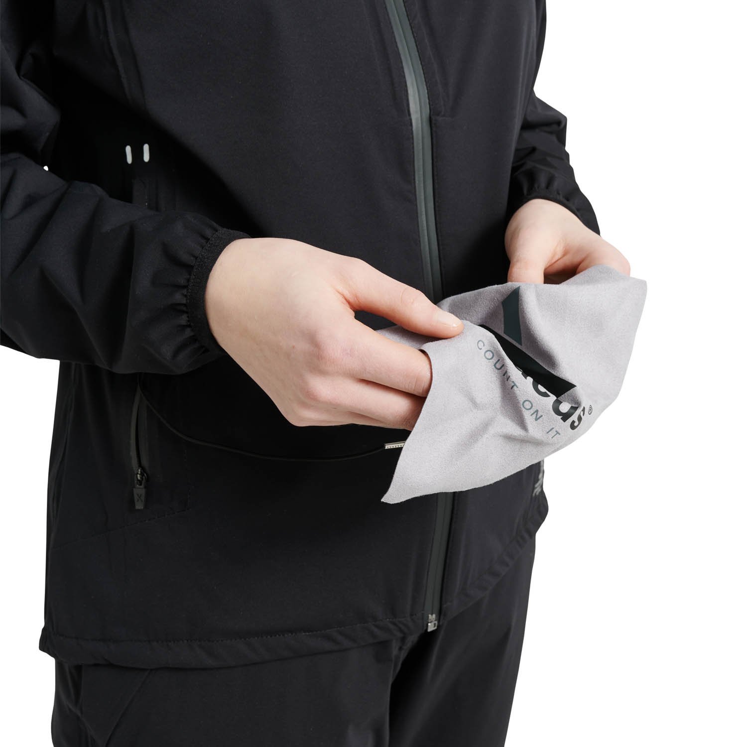 W Pitch 37.5 Technology Svart Abacus