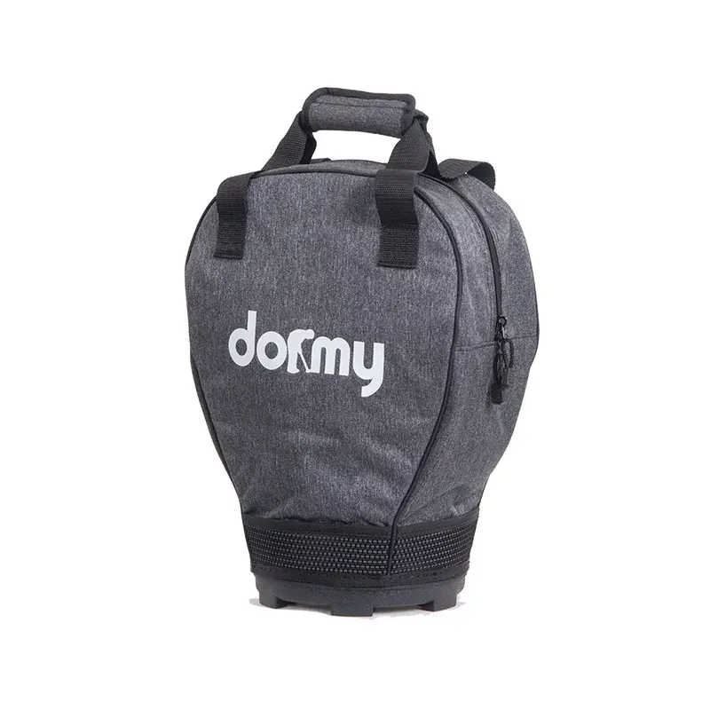 Mörkgrå golfskoväska med två handtag, dragkedja och texten "dormy" tryckt i vitt på framsidan.