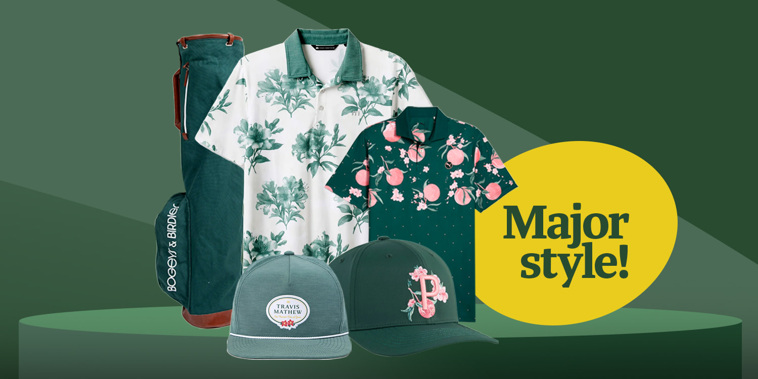 Golfbag, to poloshirts med blomstermønster og to grønne kasketter vises mod grøn baggrund, teksten "Major style!" ses.