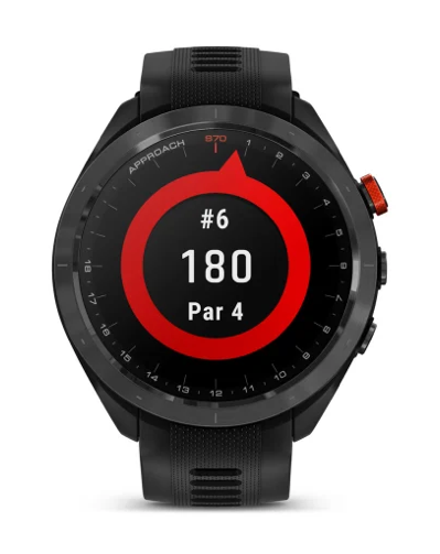 Svart sportklocka visar golfdata med texten "#6 180 Par 4" på en rund digital skärm med röd cirkel och svart armband.
